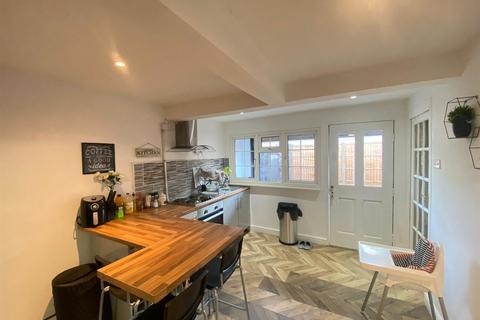 3 bedroom house for sale, Hamilton Avenue, London