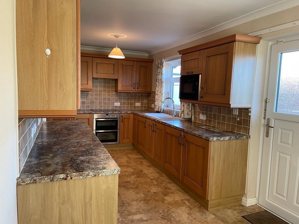 47 tuker kitchen 2.jpg