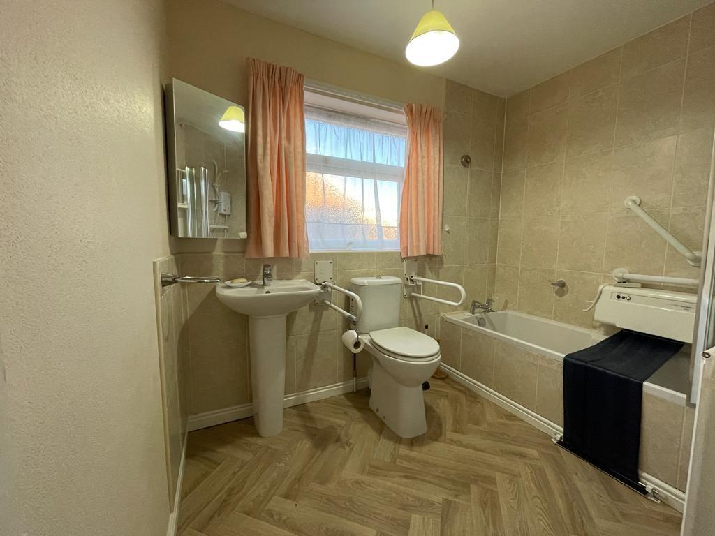 47 turker bathroom.jpg