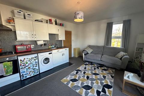 2 bedroom flat for sale, Gammons Lane, Watford WD24