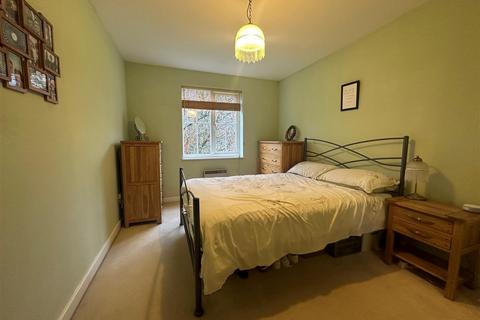 1 bedroom flat for sale, Hagden Lane, Watford WD18