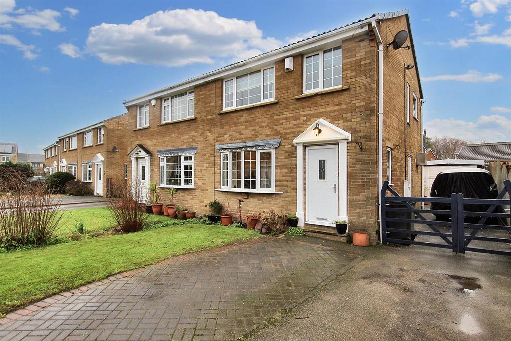 Oakland Court, Highburton, Huddersfield, HD8 0XF 3 bed semidetached