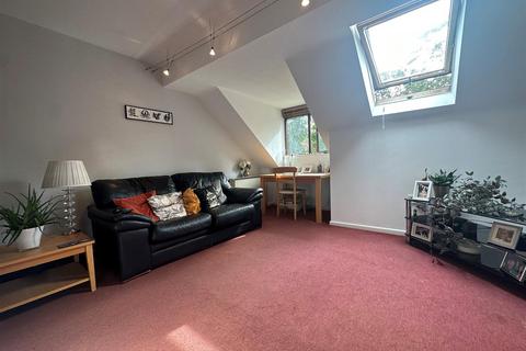 2 bedroom flat for sale - Rickmansworth Road, Watford WD18