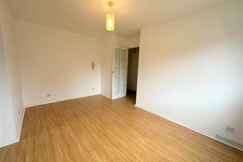 1 bedroom flat for sale, Courtlands Close, Watford WD24