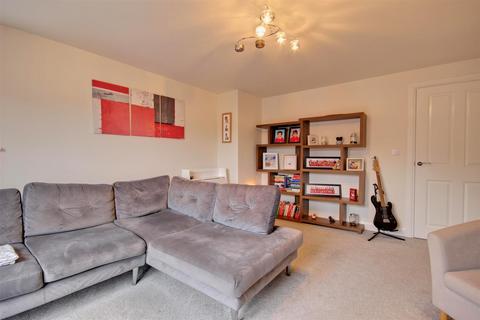 2 bedroom apartment for sale - Jack Harrison Avenue, Cottingham
