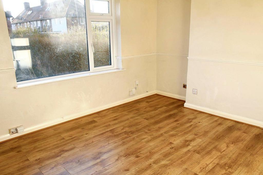 Olton Avenue, Beeston, Nottingham, NG9 2SQ 2 bed terraced house to rent