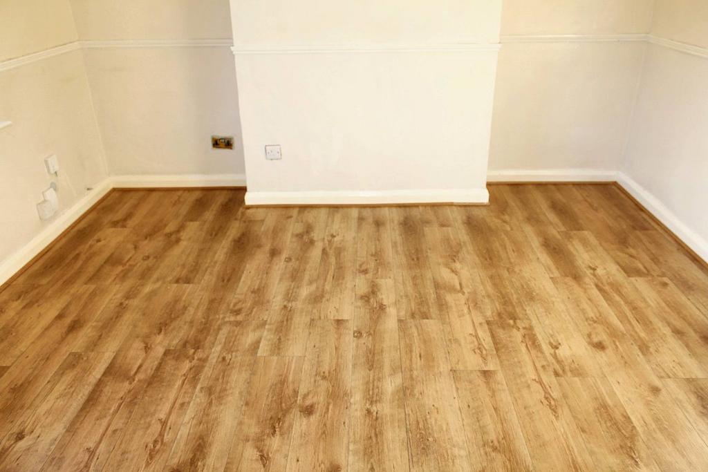 Olton Avenue, Beeston, Nottingham, NG9 2SQ 2 bed terraced house to rent