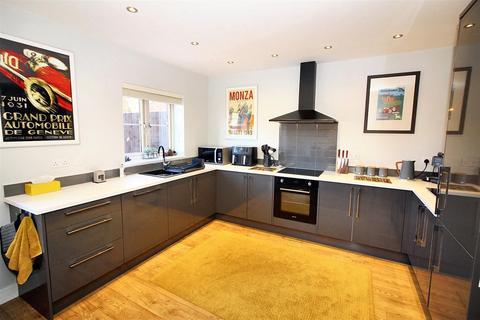 3 bedroom detached house for sale, Cornwall Drive, Long Eaton
