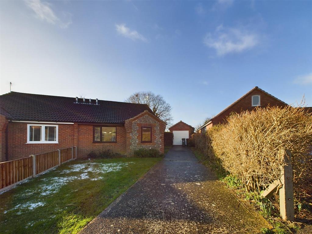 Hawthorn Rise, Mundesley, Norwich 2 bed semidetached bungalow for sale