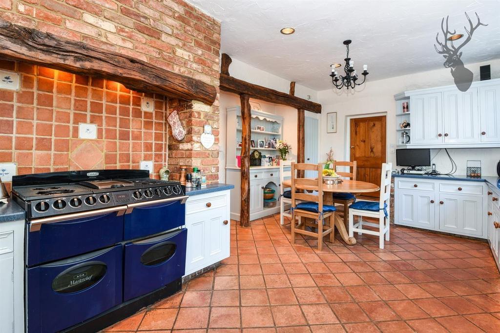 Masons Bridge Road, Fiddlers Hamlet, Epping, Essex 5 bed detached house