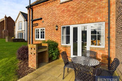 2 bedroom end of terrace house for sale, Trinity Way, Filey