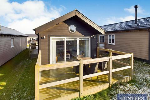 2 bedroom lodge for sale - Discovery Way, The Bay, Filey