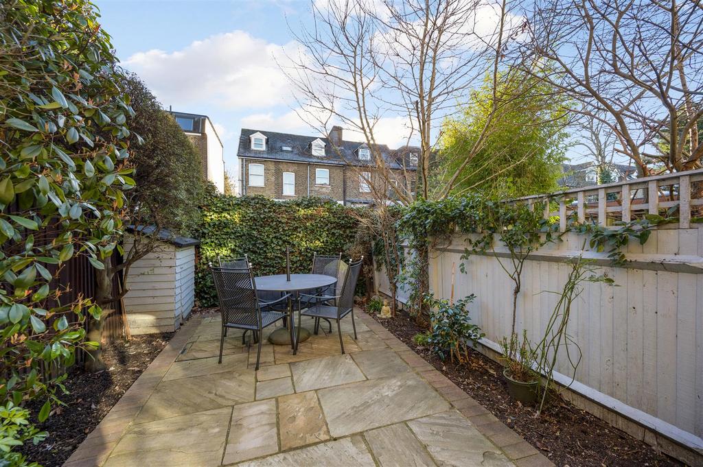 9 Lynwood Terrace.jpg
