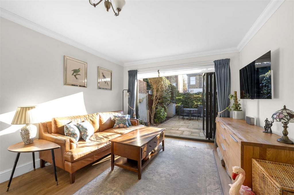 7 Lynwood Terrace.jpg