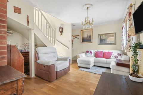 2 bedroom terraced house for sale, Woodfield Way, Reading