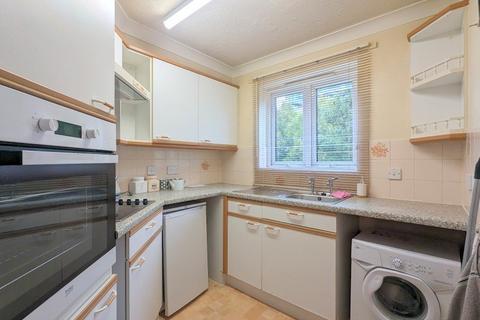 2 bedroom flat for sale - Felbridge Court, Feltham, TW13