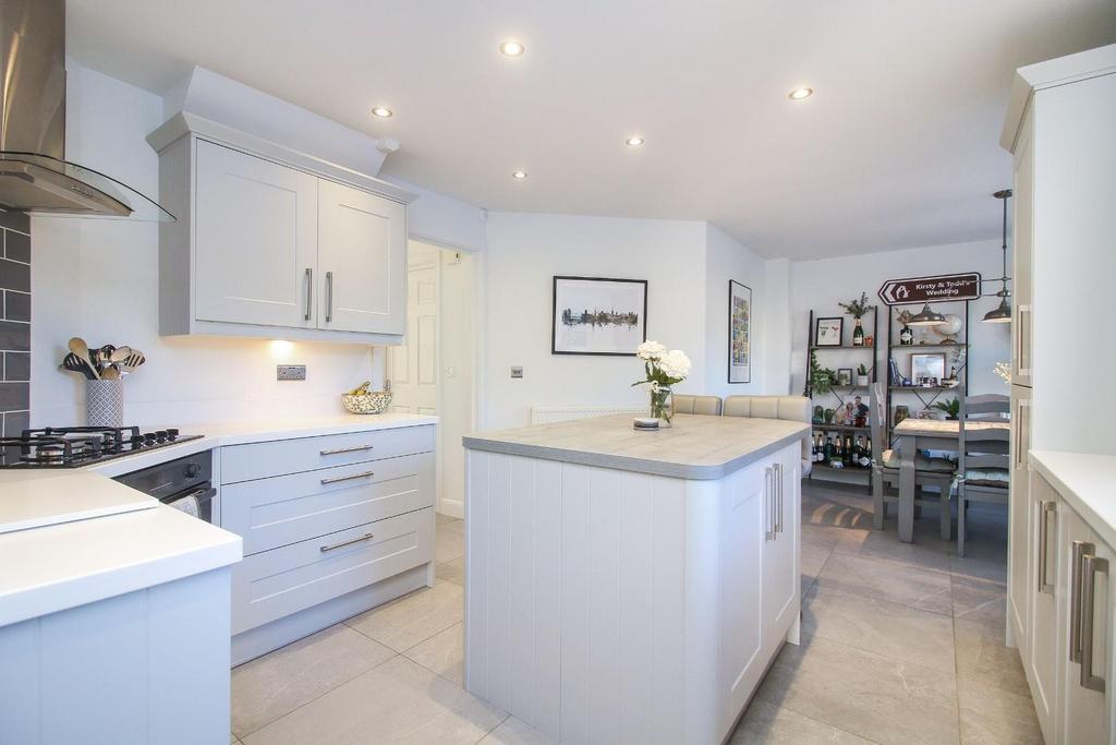 Meadow Vale, Shiremoor, Newcastle Upon Tyne 4 bed detached house for