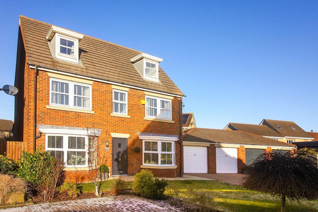 Meadow Vale, Shiremoor, Newcastle Upon Tyne 4 bed detached house for