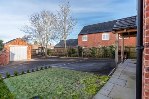 4 bedroom detached house for sale, Meadow Court, Leicester LE12
