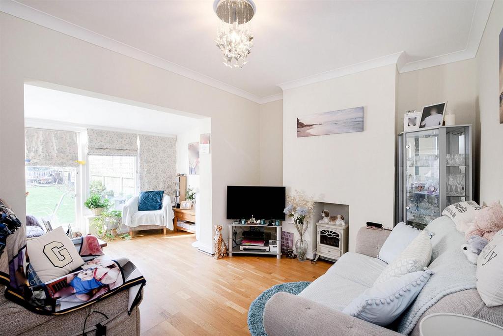 Waltham Way, Chingford 2 bed semidetached bungalow for sale £500,000