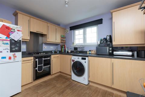 2 bedroom flat for sale, Simpson Square, Perth