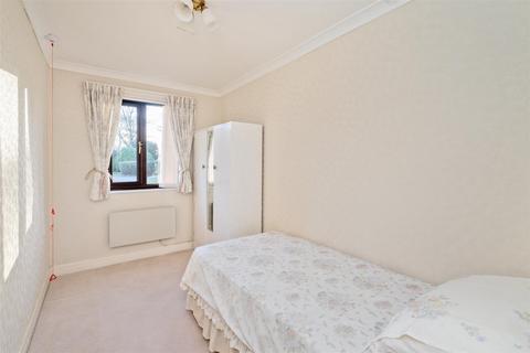 2 bedroom flat for sale, Kelvedon Grove, Solihull