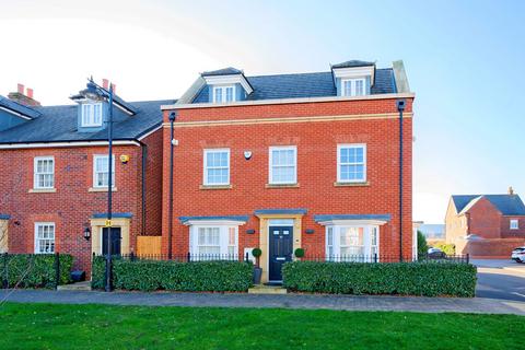 4 bedroom detached house for sale, Wilkinson Road, Kempston, Bedford, MK42