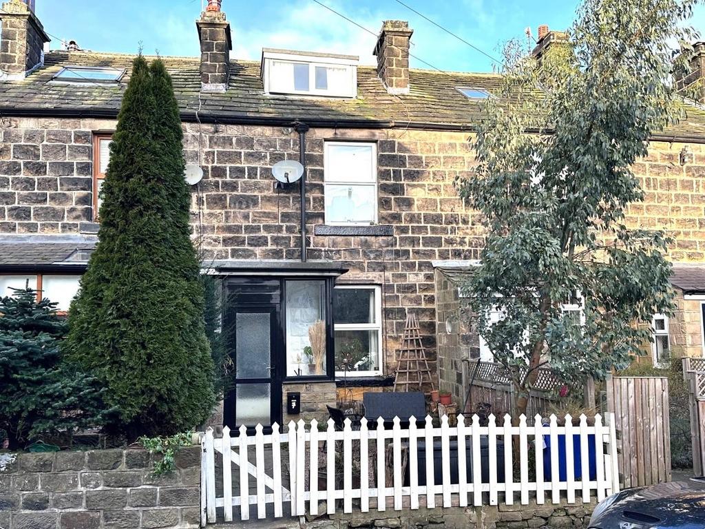 Crescent, Otley, LS21 3 bed terraced house for sale £270,000