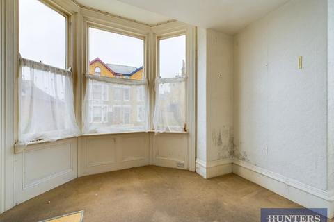 1 bedroom flat for sale, West Street, Scarborough