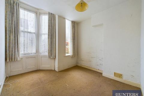 1 bedroom flat for sale, West Street, Scarborough