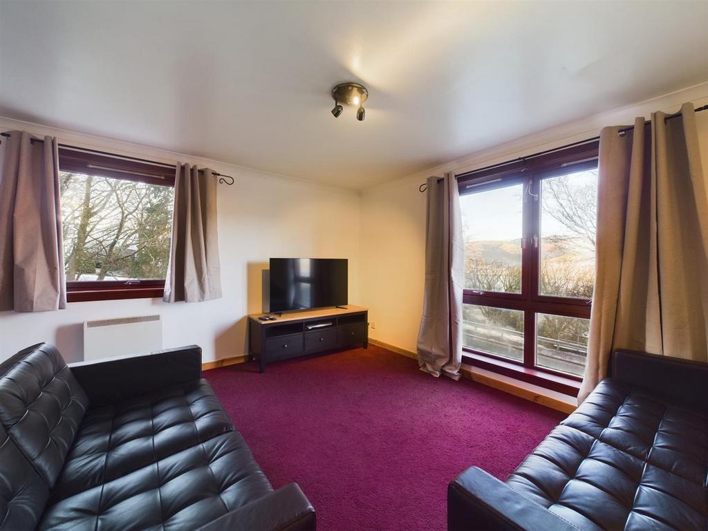 Lochaber Place, Fort William PH33 3 bed flat for sale £125,000