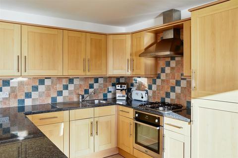 30, Julius Court Justin Close, Brentford, TW8 8QH
