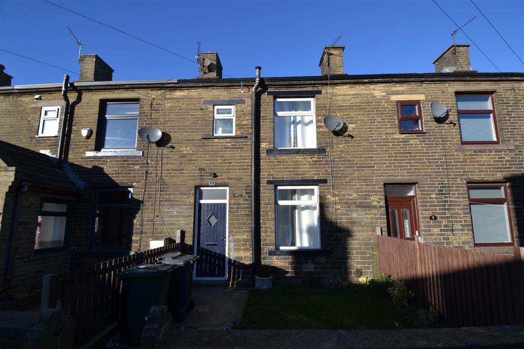 Park Grove, Queensbury, Bradford 2 bed terraced house for sale £115,000