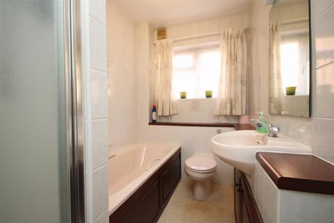 1 bedroom flat for sale, High Path Road, Guildford
