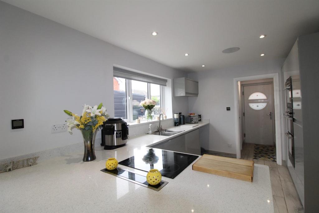 Mellor Lea Farm Garth, Ecclesfield, Sheffield 4 bed detached house for