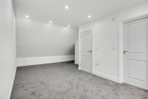 35 Arnold Crescent, Isleworth, TW7 7NS