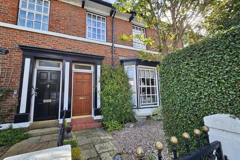 3 bedroom terraced house for sale, Station Road, Lytham