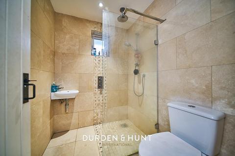 14 Coopers Close, Chigwell, IG7 6EU
