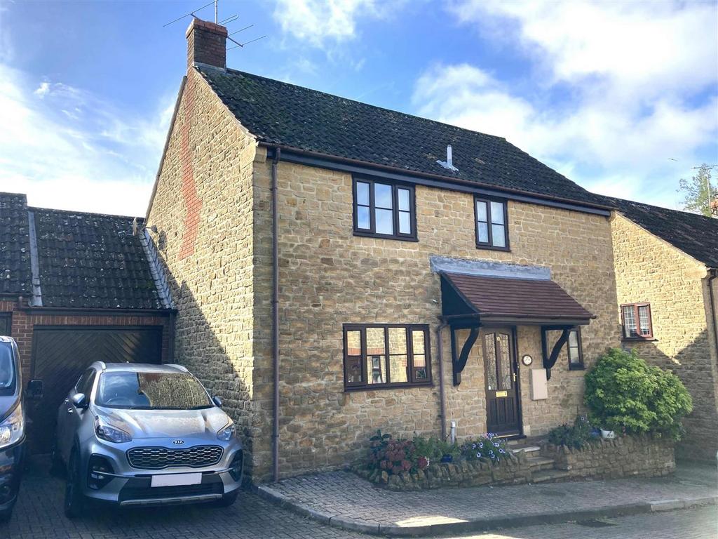 Denzil Close, West Coker 3 bed detached house for sale £385,000