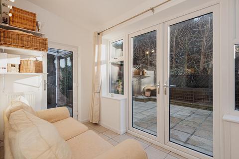 21 Hereford Close, Epsom, KT18 5DZ