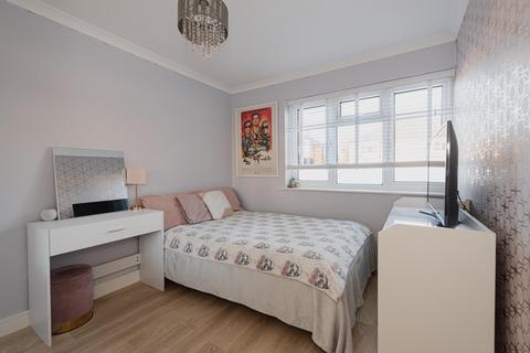 21 Hereford Close, Epsom, KT18 5DZ
