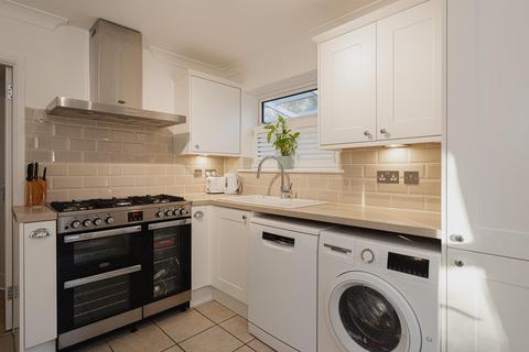 21 Hereford Close, Epsom, KT18 5DZ