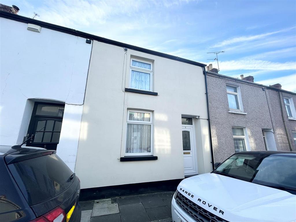 St. Marie Street, Bridgend, CF31 3EE 3 bed terraced house £925 pcm (£