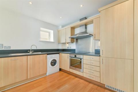 2 bedroom apartment for sale, Carmichael Avenue, Ingress Park, Greenhithe