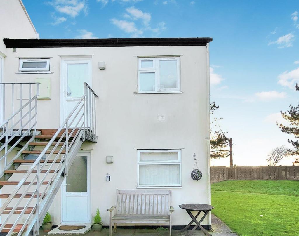Glan Gors, Harlech 1 bed flat for sale £71,000
