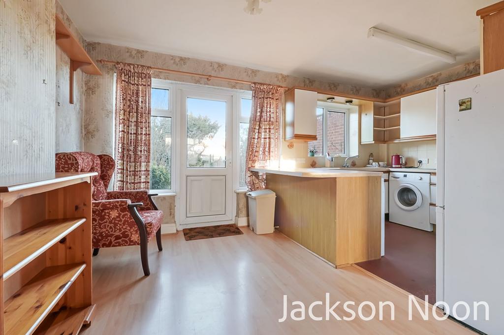 River Way, Ewell Court, KT19 3 bed terraced house for sale £475,000