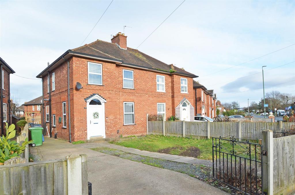 Monkmoor Road, Shrewsbury 3 bed semidetached house for sale £240,000
