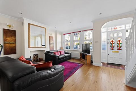 3 bedroom terraced house for sale, Estcourt Road, London