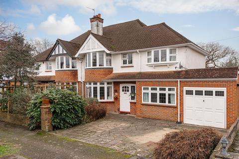 97 Hookfield, Epsom, KT19 8JH