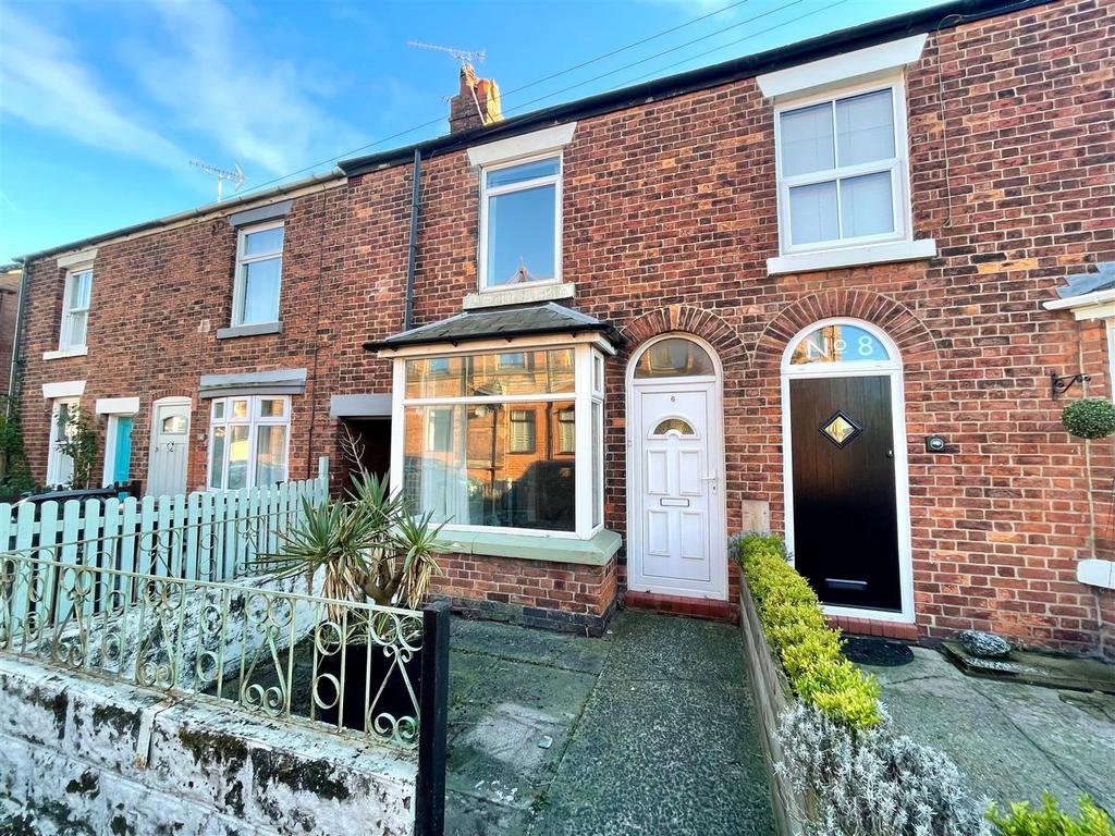 Hill Street, Sandbach 2 bed terraced house for sale £150,000